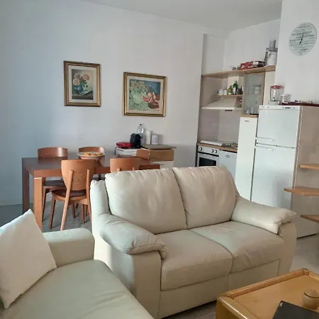 Magnifico Attico In Centro A Due Passi Dal Mare 아파트
